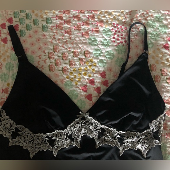 NWOT vintage AKA lace trimmed slip - Picture 4 of 4